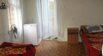 Фото номера Трехместный номер с собственной ванной комнатой Гостиница Guest House Anna г. Курортное 4