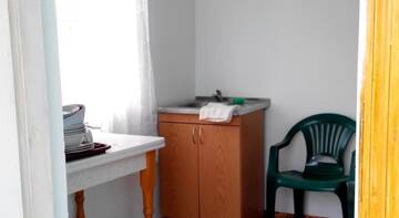 Фото номера Трехместный номер с собственной ванной комнатой Гостиница Guest House Anna г. Курортное 2