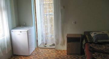 Фото номера Трехместный номер с собственной ванной комнатой Гостиница Guest House Anna г. Курортное 9