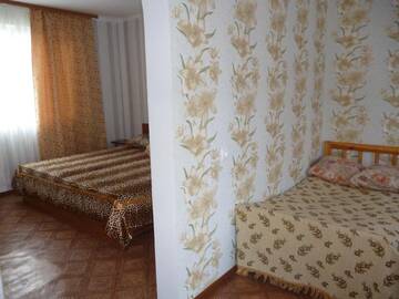Фото номера Трехместный полулюкс Гостиница Сейт-Неби г. Курортное 3
